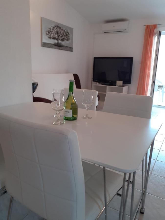 Apartments Verica Паг Екстериор снимка