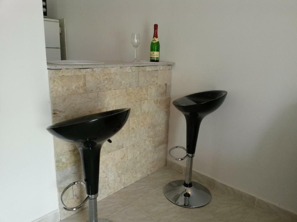 Apartments Verica Паг Екстериор снимка