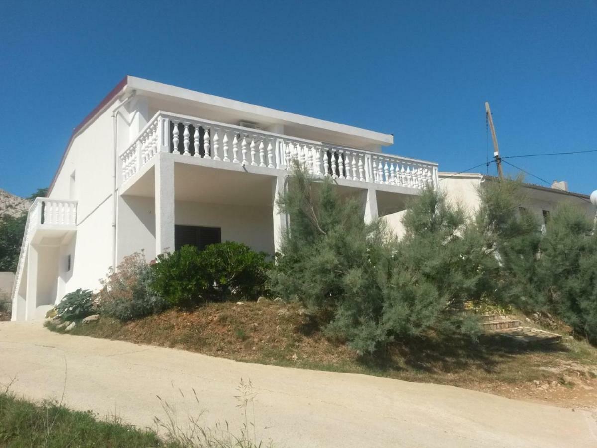 Apartments Verica Паг Екстериор снимка
